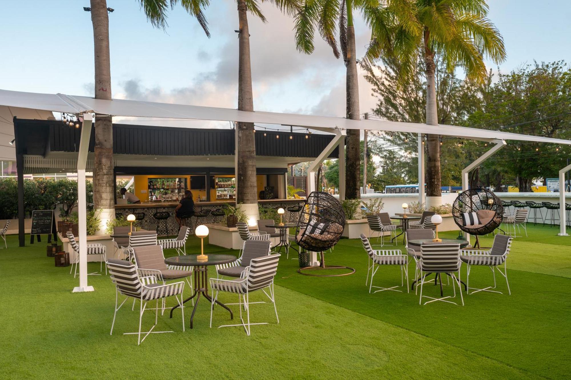 The Rockley By Ocean Hotels - Breakfast Included Bridgetown Eksteriør billede